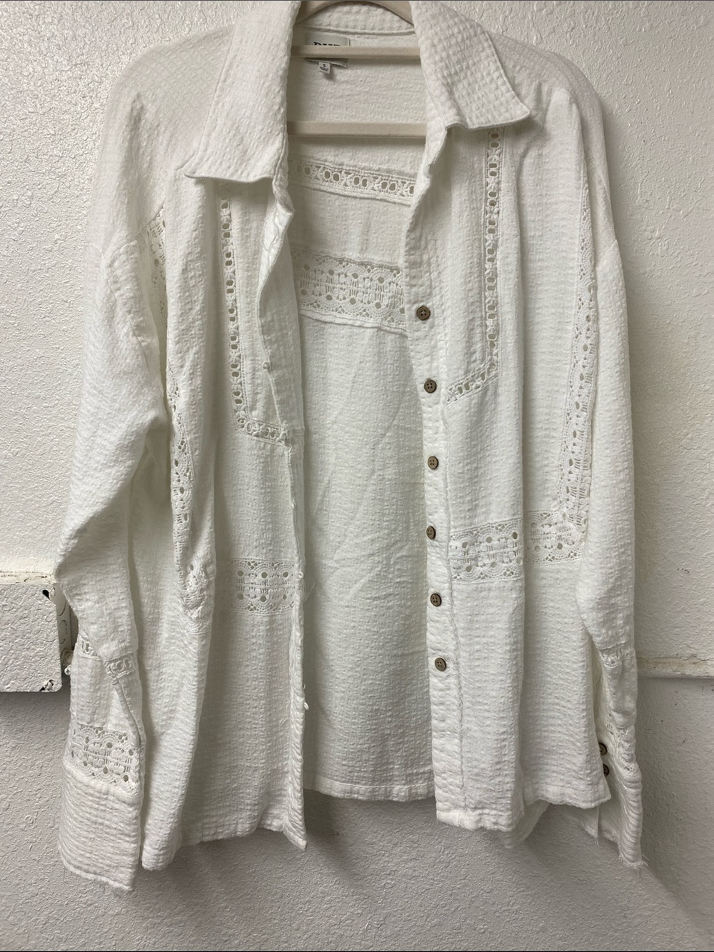 BKE - western -White Crochet Panel -Button Down Shirt - raw hem distressed